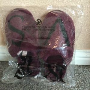 VS closed toe slippers